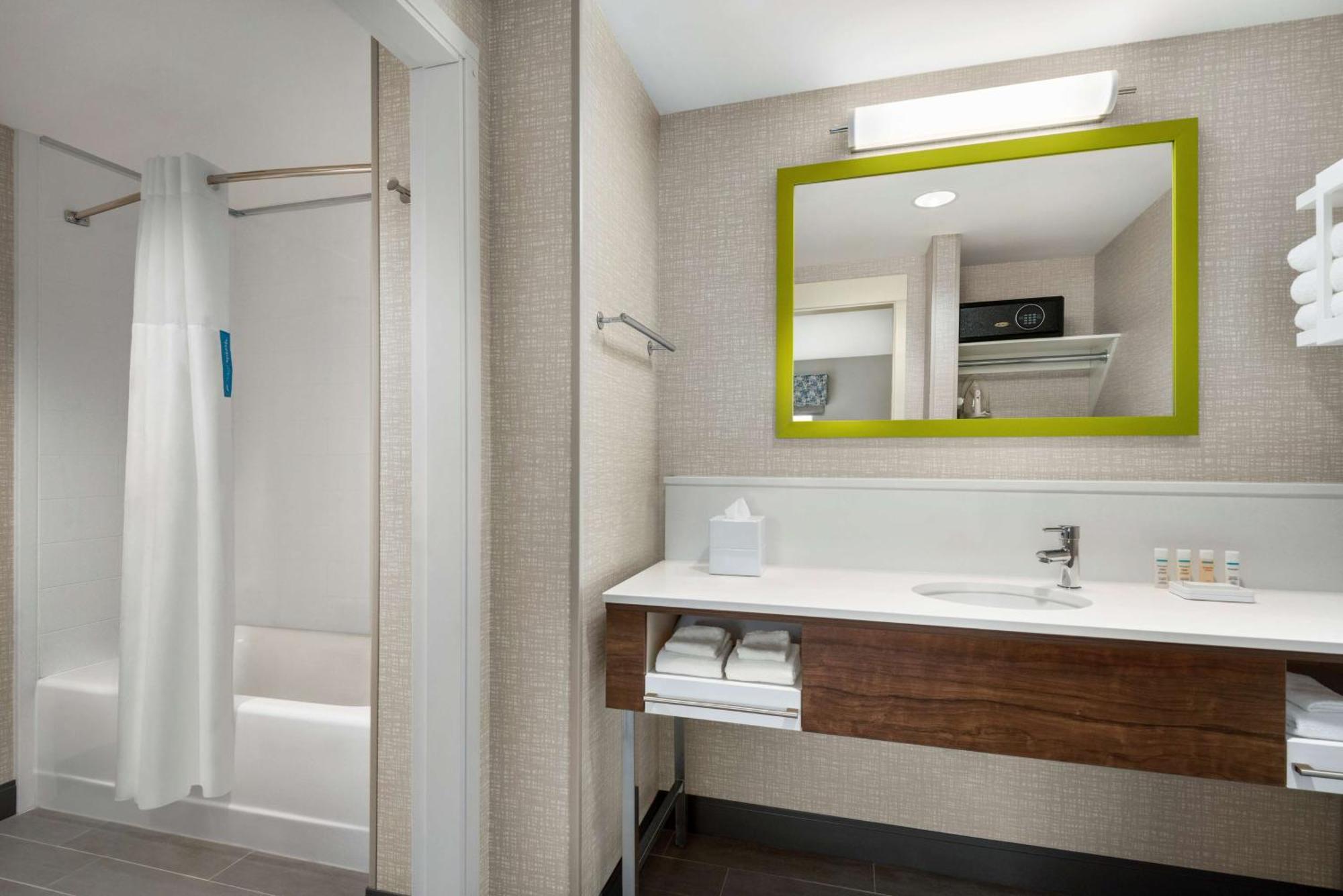 Hampton Inn & Suites Kelowna, British Columbia, Canada Eksteriør bilde